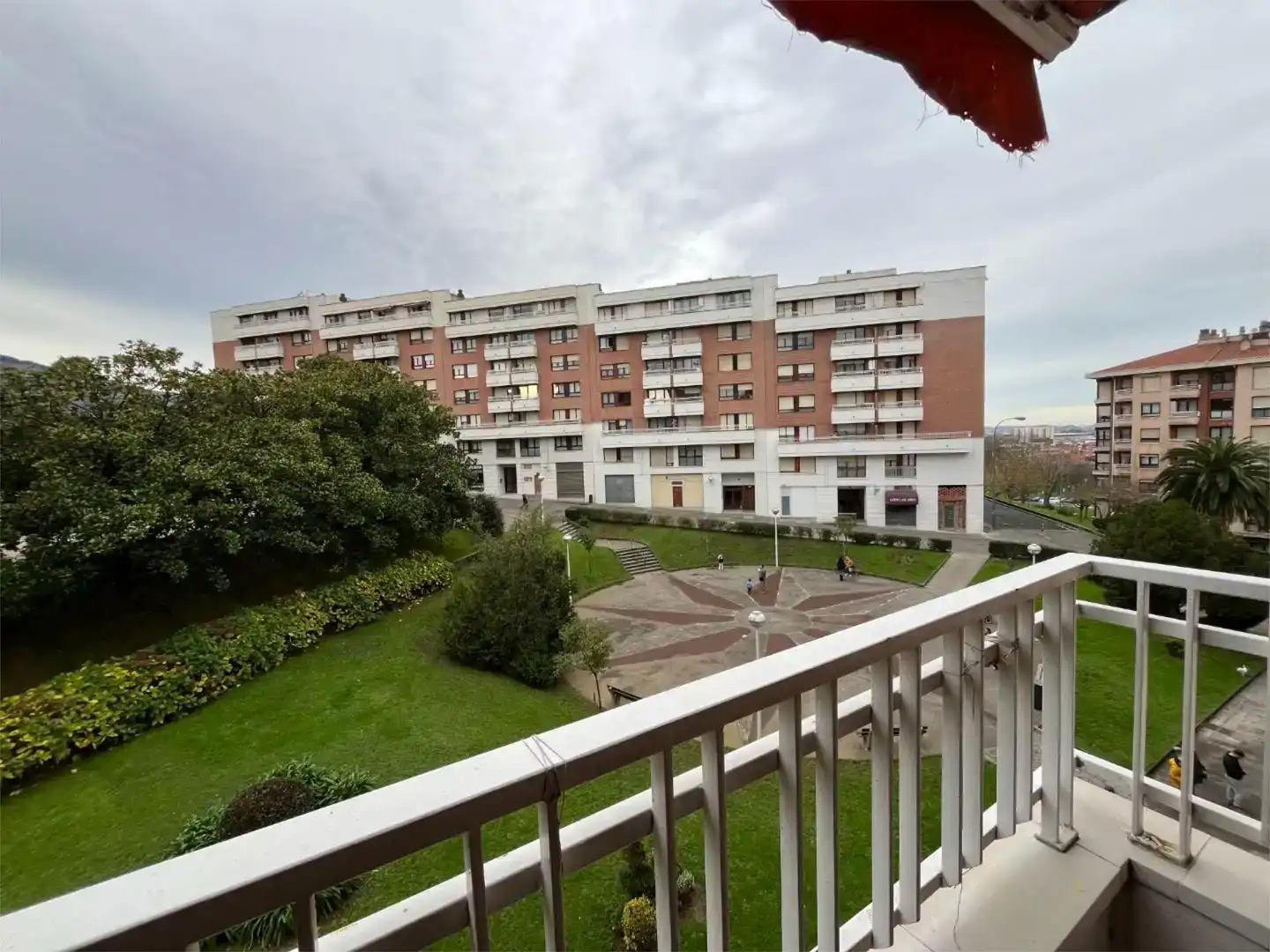 Vista exterior de Piso en venta en Bilbao  con Balcón