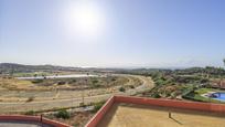 Vista exterior de Apartament en venda en Mijas amb Aire condicionat, Terrassa i Piscina