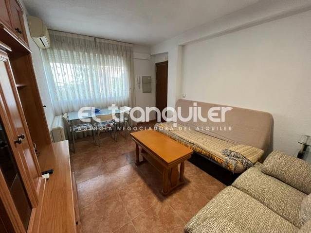 Piso en Alquiler en Calle Encomienda de palacios en Pavones