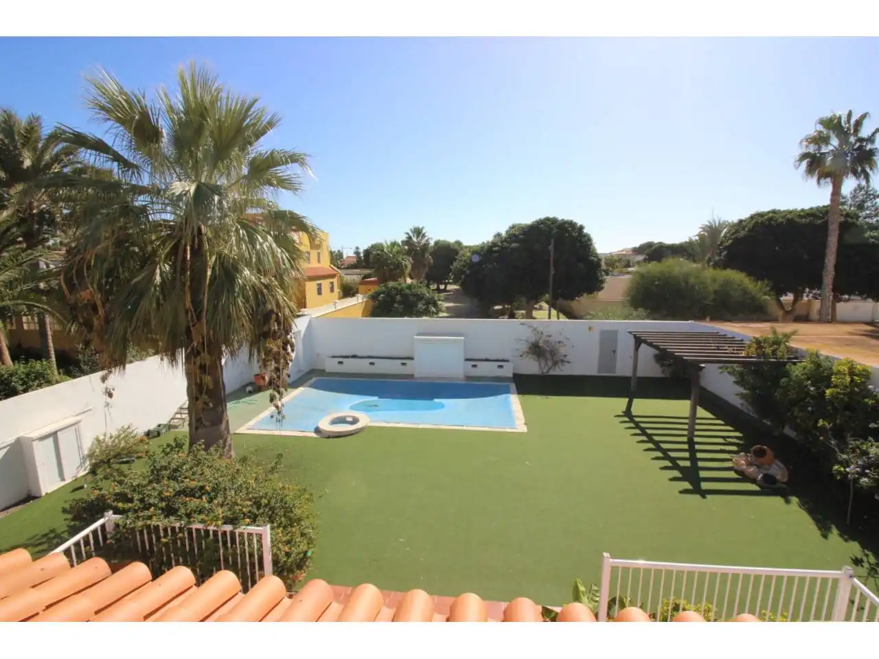 Piscina de Casa o xalet en venda en Roquetas de Mar amb Aire condicionat, Jardí privat i Terrassa