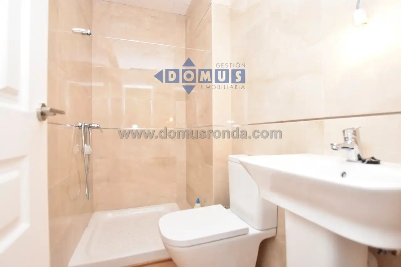 Bathroom of Flat for rent in Ronda  with Air Conditioner and Terrace