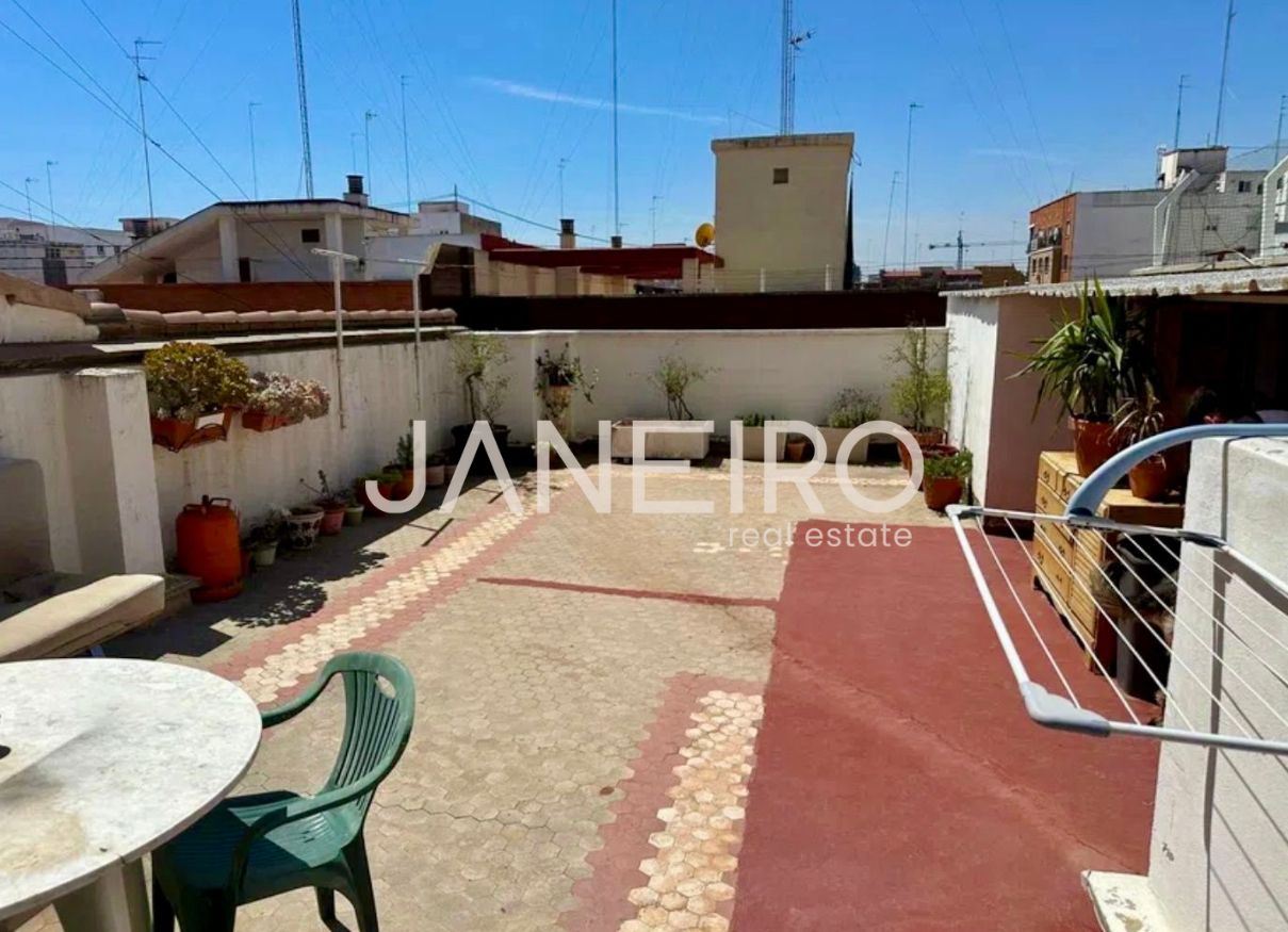 Piso en venta en Carrer del Doctor Vicente Pallarés, L'Amistat, Algirós,  Valencia Capital