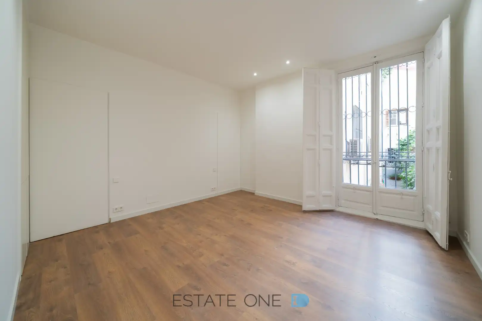Ground floor for rent in Calle de Lope de Vega, Cortes - Huertas