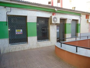 Local comercial en venda a Don Benito