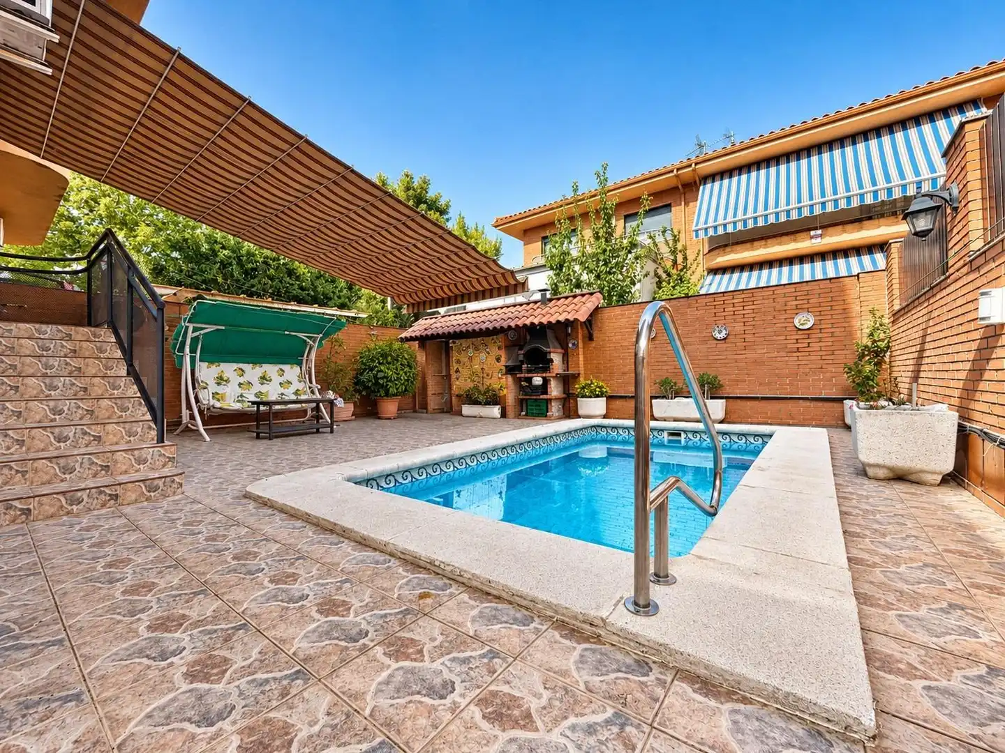 Swimming pool of Detached homes for sale in Seseña  with Air Conditioner, Heating and Private garden