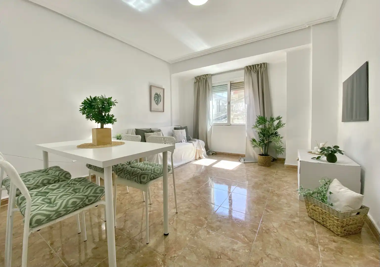 Dormitori de Pis en venda en  Valencia Capital amb Terrassa, Traster i Balcó