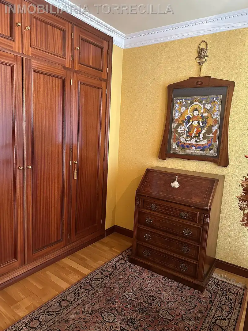 Schlafzimmer von Wohnung zur Miete in Valladolid mit Parkett, Möbliert und Balkon