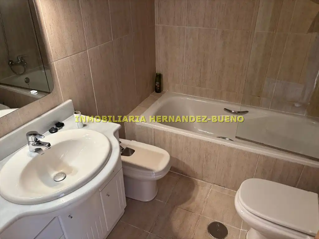 Bathroom of Flat for rent in Salamanca  with Heating, Furnished and Balcony