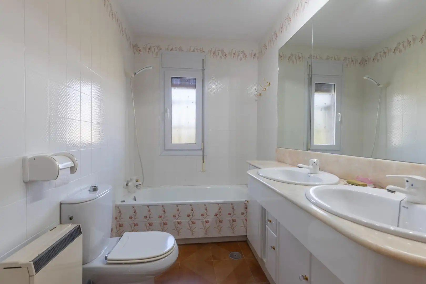 Bany de Casa o xalet en venda en Las Gabias amb Piscina comunitària