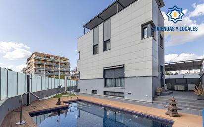 Vista exterior de Casa o xalet en venda en  Granada Capital amb Aire condicionat, Calefacció i Terrassa