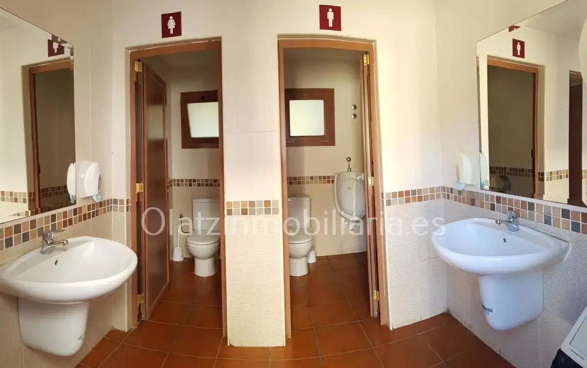 Baño de Local en venta en Galdames con Aire acondicionado