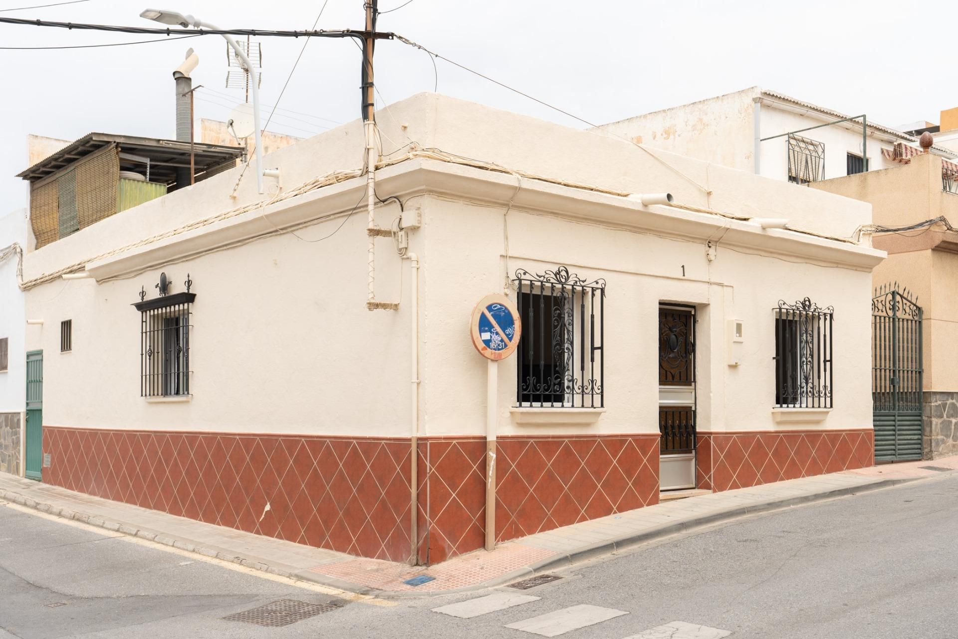 Vista exterior de Casa o xalet en venda en Motril