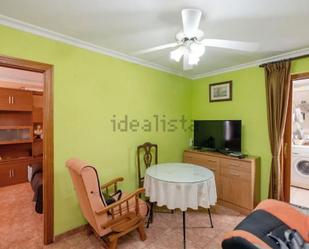 Living room of Flat for sale in  Sevilla Capital  with Furnished