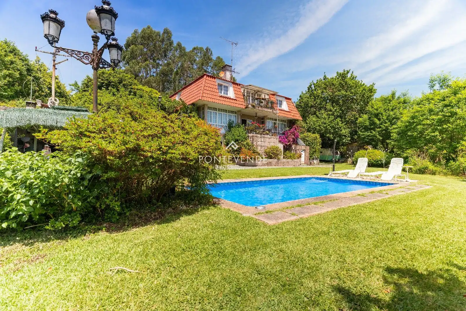 Jardí de Casa o xalet en venda en Pontevedra Capital  amb Terrassa, Traster i Piscina