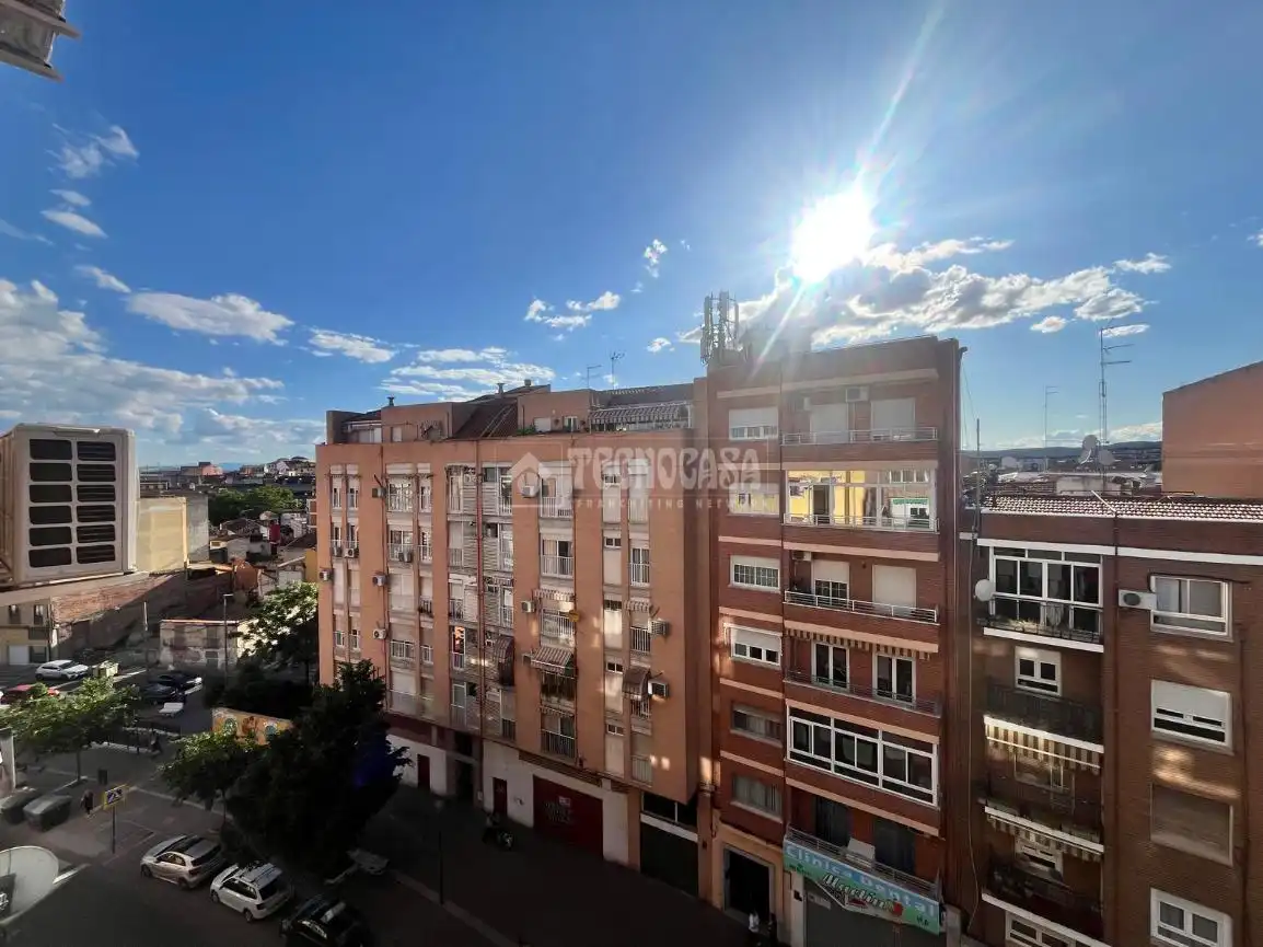 Vista exterior de Piso en venta en Talavera de la Reina con Aire acondicionado, Balcón y Alarma