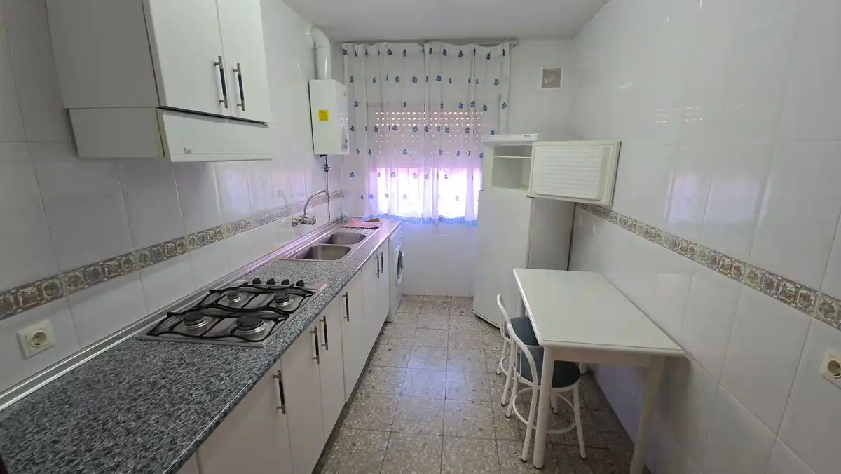 Cocina de Piso en venta en Navaluenga con Calefacción