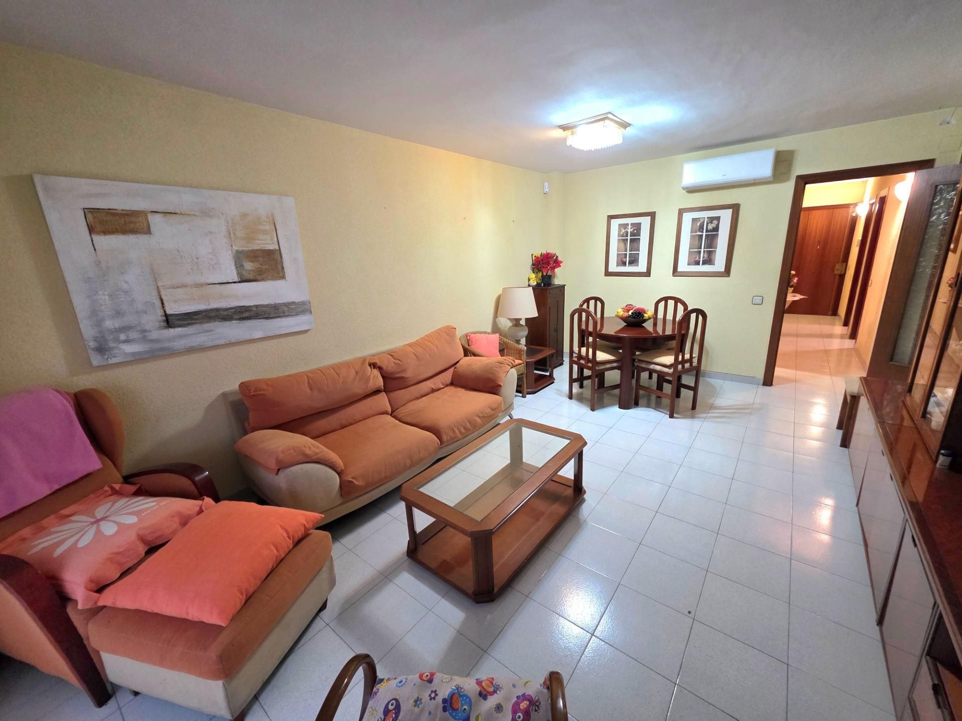 Flat for sale in Calle PERE BADIA, Centre