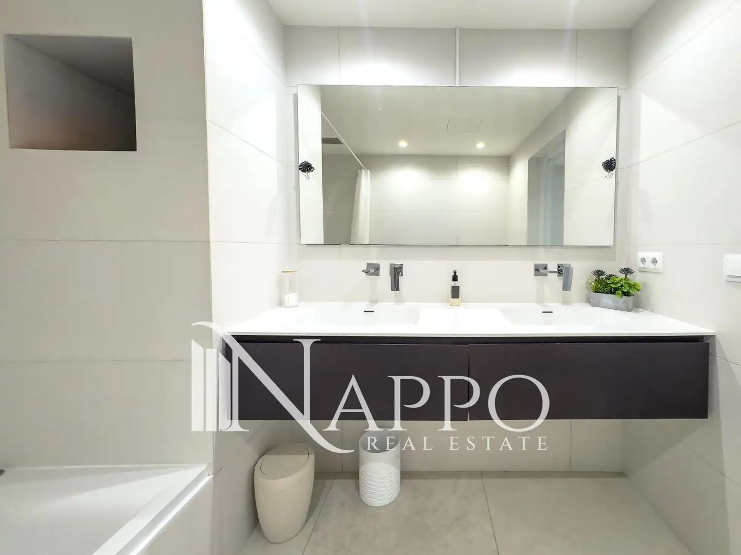 Badezimmer von Wohnung zum Verkauf in  Palma de Mallorca mit Klimaanlage, Heizung und Terrasse