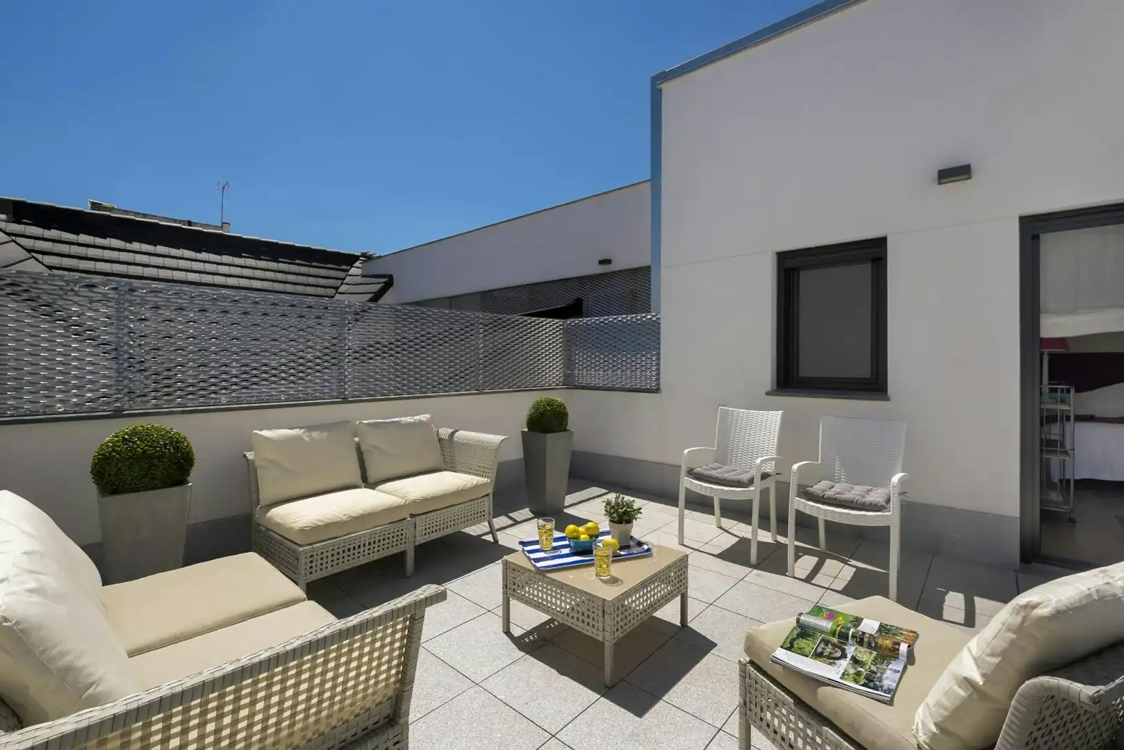 Terrace of Flat for rent in Sevilla  with Air Conditioner, Heating and Washing machine