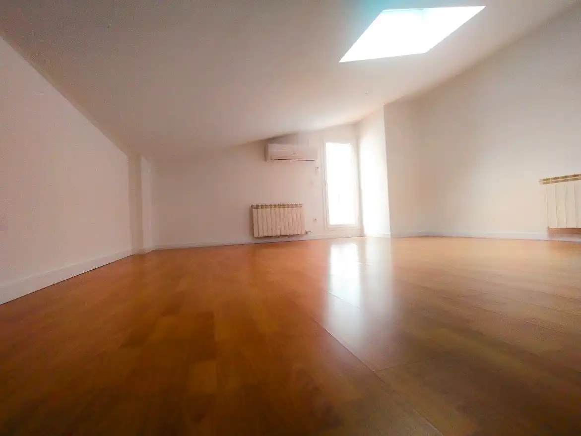 Duplexes for rent in Carrer Correu Vell, Centre Històric