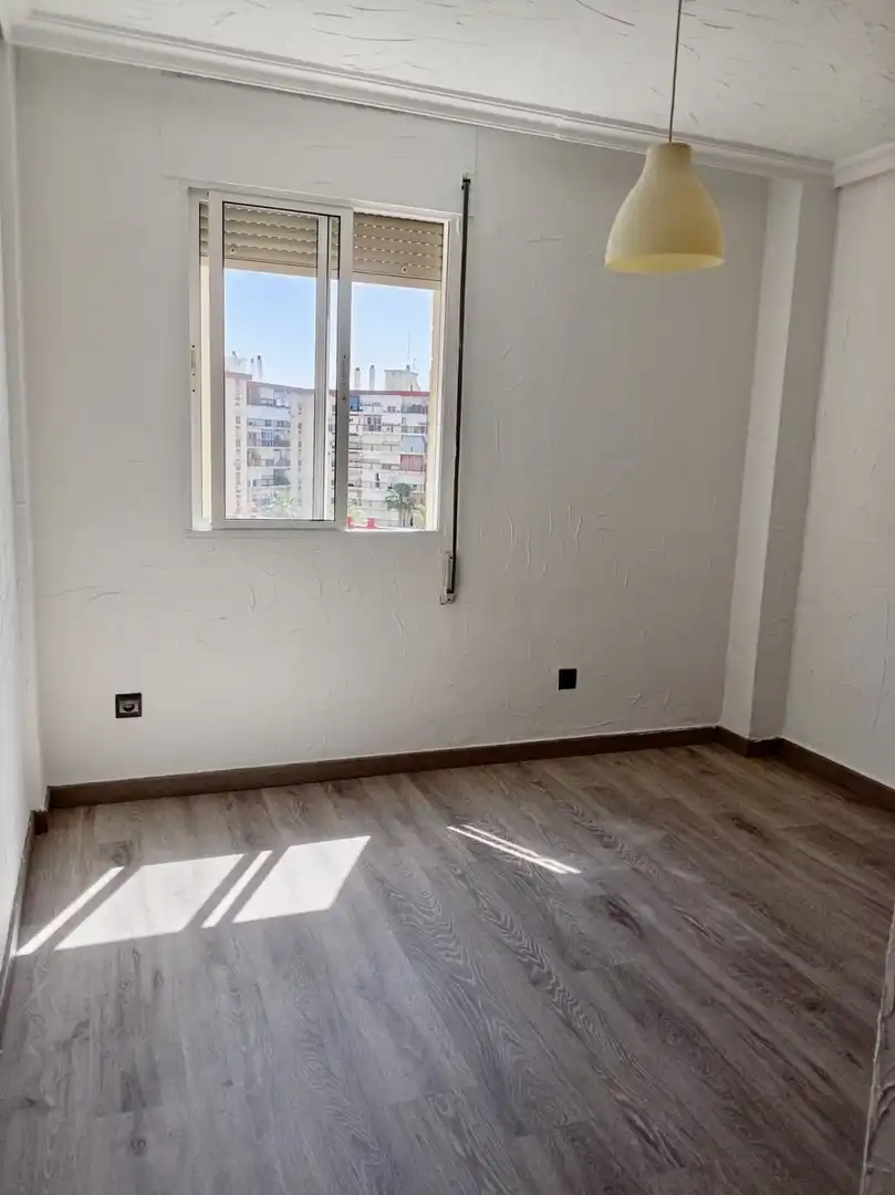 Habitación de Piso en venta en Castilleja de la Cuesta con Aire acondicionado, Calefacción y Parquet