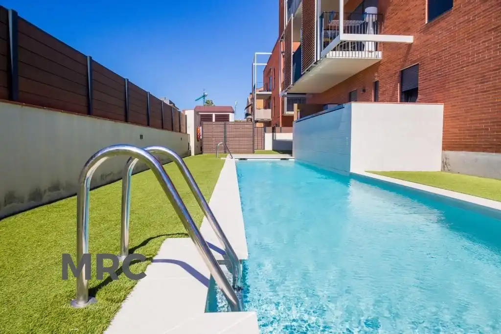 Piscina de Piso en venta en Calonge i Sant Antoni con Calefacción, Parquet y Terraza