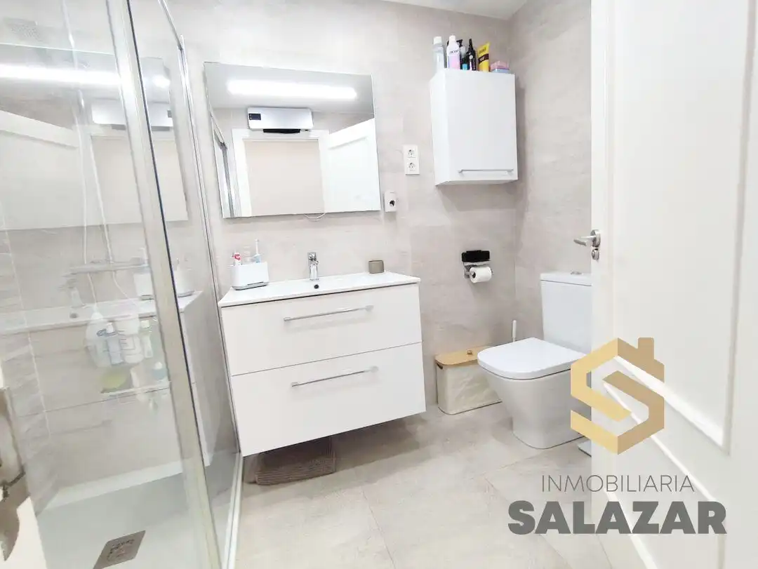 Bathroom of Flat for sale in Bilbao   with Heating, Storage room and Balcony