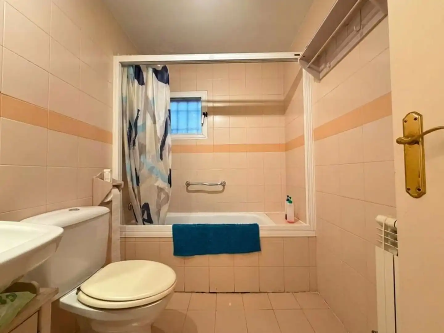 Badezimmer von Wohnung zum Verkauf in Madrid mit Klimaanlage, Heizung und Parkett