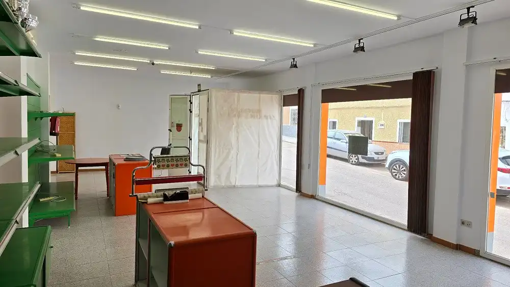 Buildings for sale in Aliseda  with Alarm