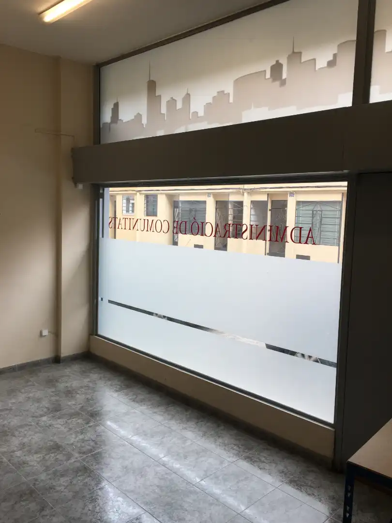 Business premises to rent in Carrer de Bernat Boades, imagen 2