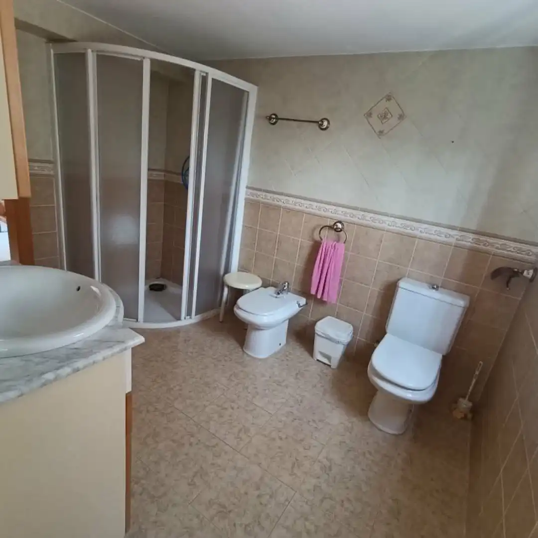 Baño de Finca rústica en venta en Iznájar con Aire acondicionado, Calefacción y Jardín privado