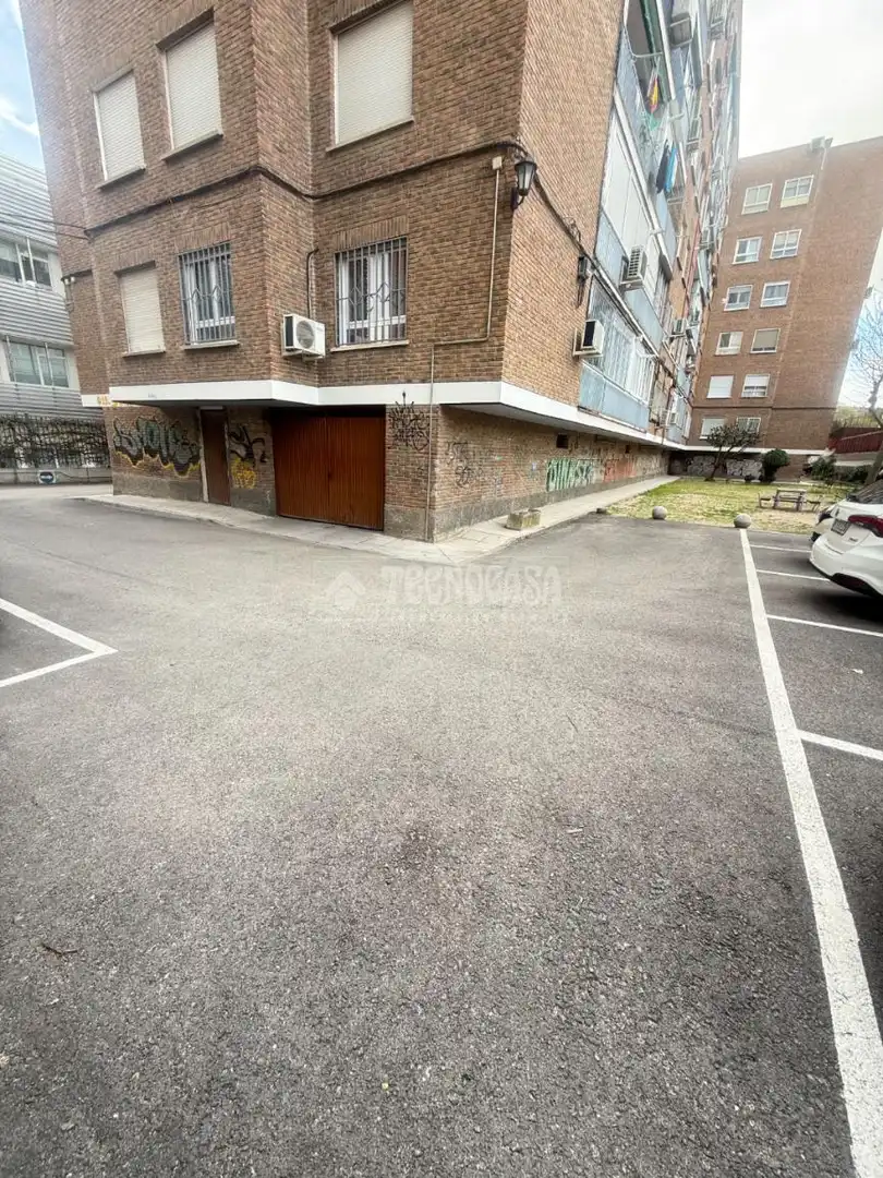 Parking de Piso en venta en Madrid con Aire acondicionado, Calefacción y Terraza