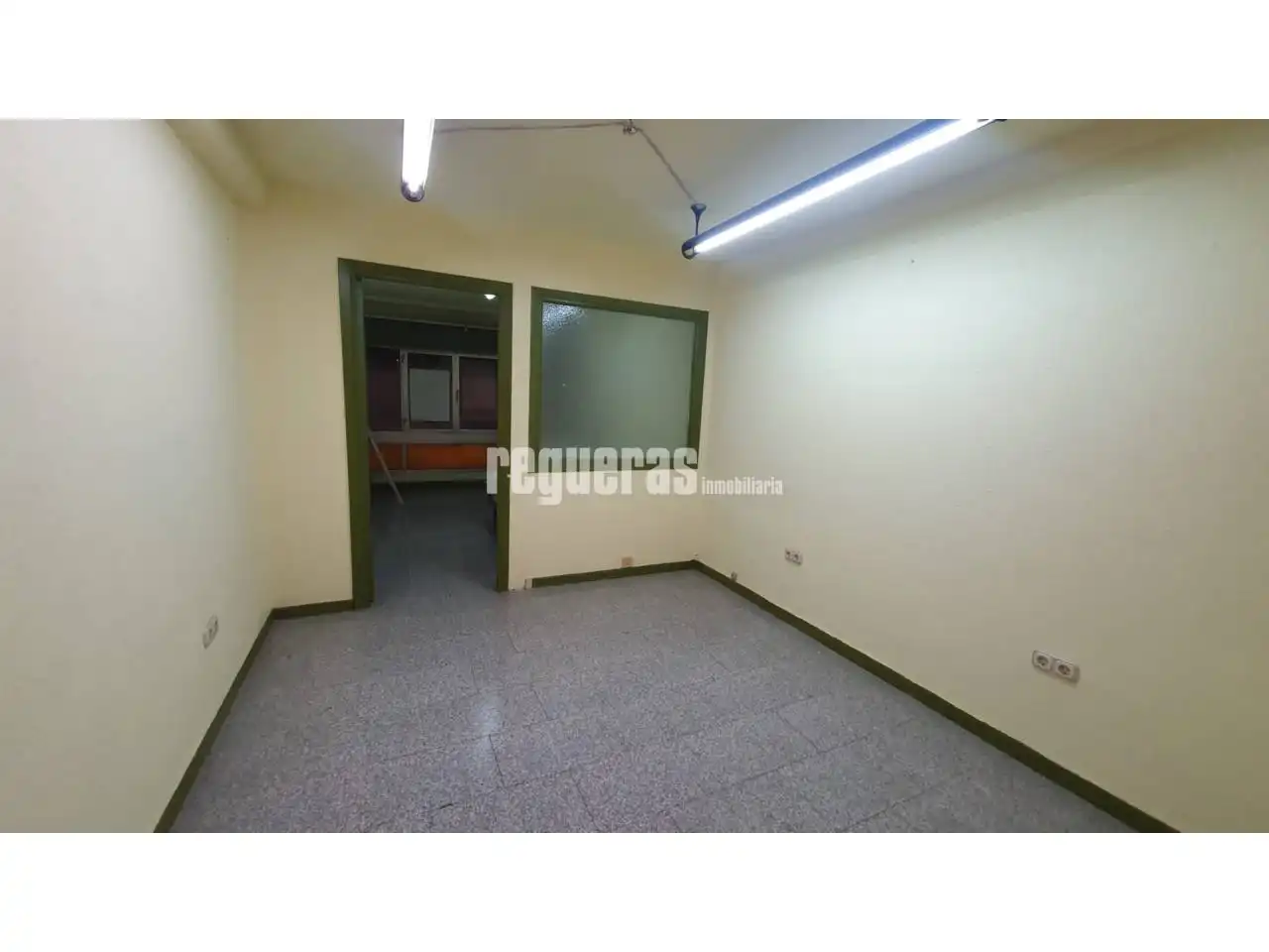 Business premises to rent in Calle José Cueto, imagen 3