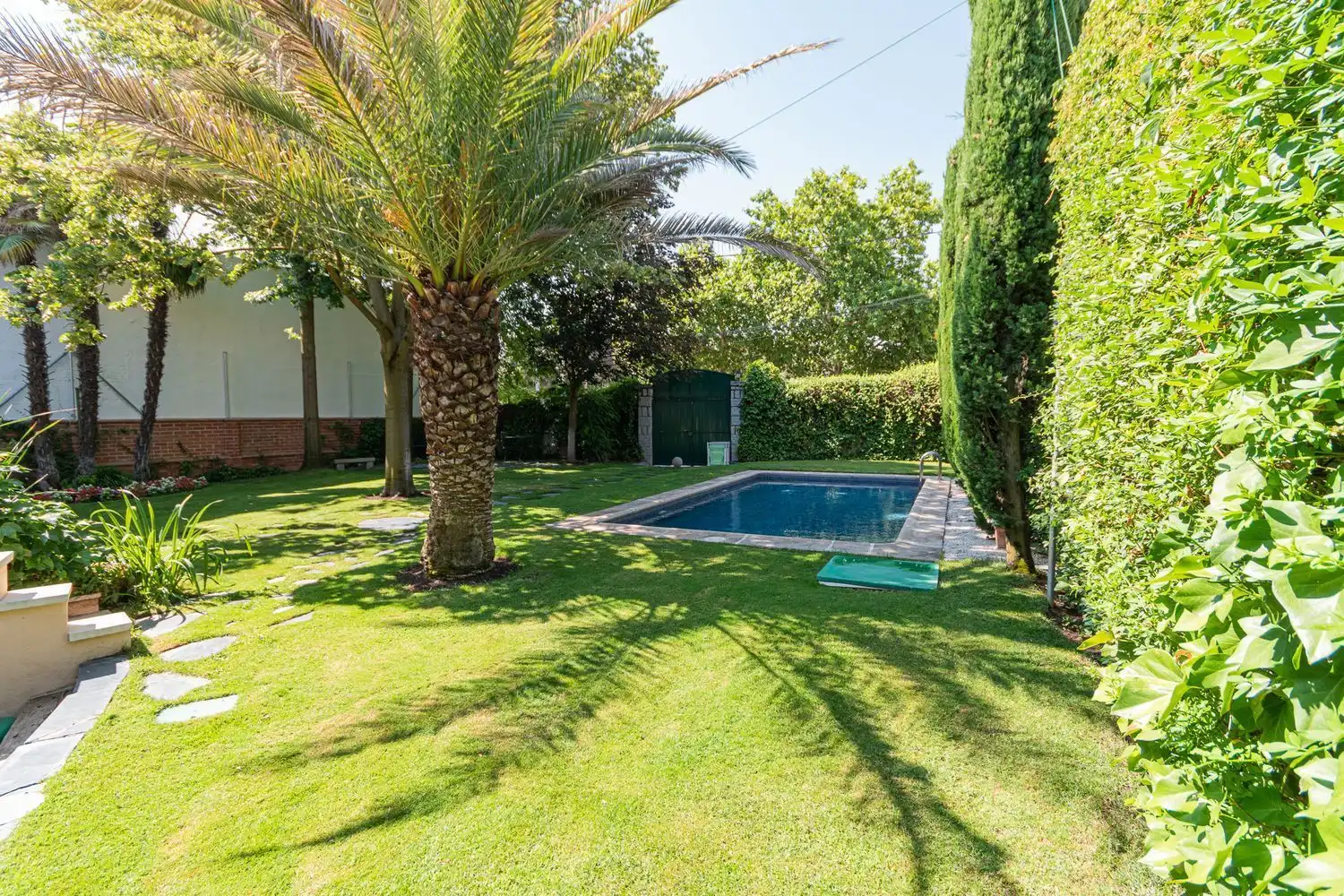 Piscina de Casa o xalet en venda en Madrid amb Aire condicionat, Calefacció i Traster