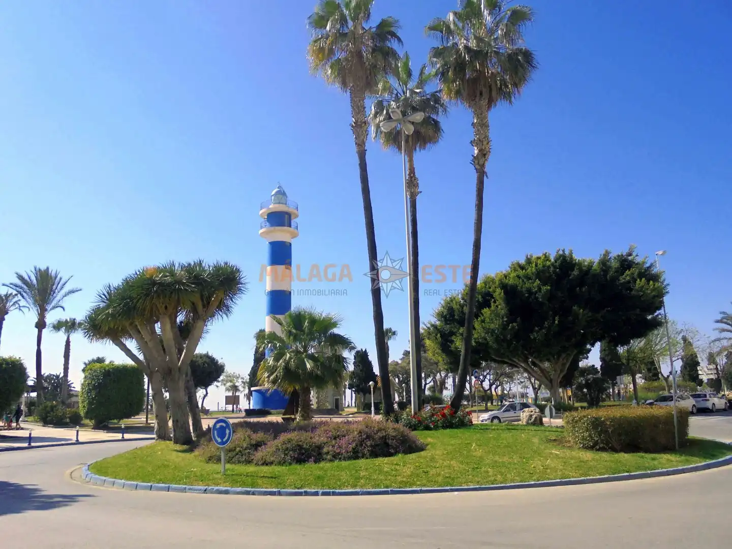 Garage zur Miete in Poniente - Faro