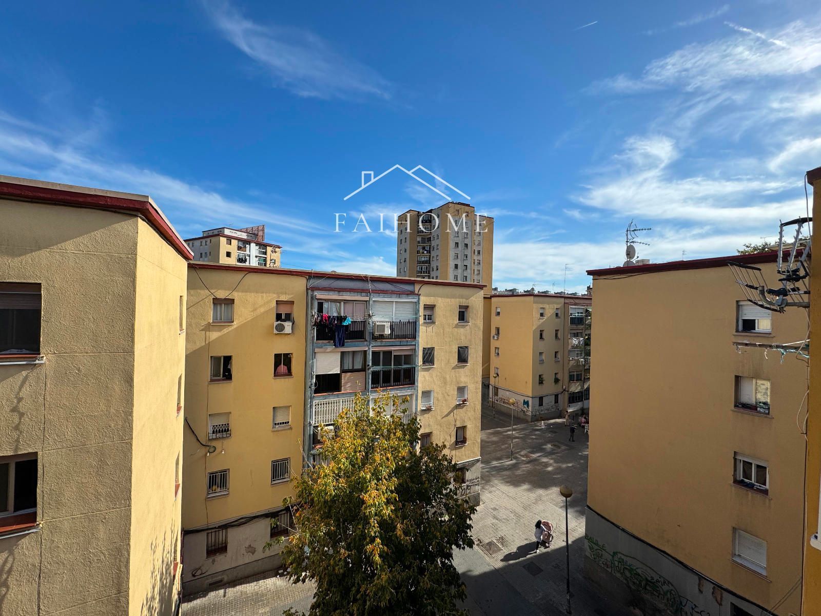 Exterior view of Flat for sale in Badalona  with Air Conditioner