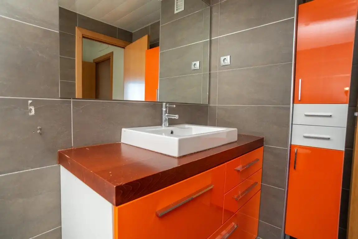 Badezimmer von Wohnung zum Verkauf in Badalona mit Heizung, Parkett und Terrasse