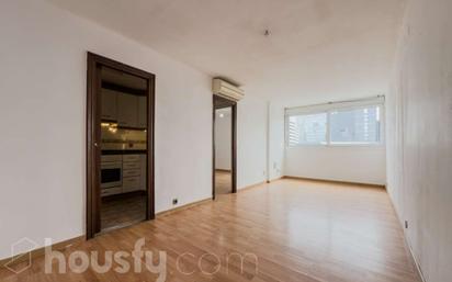 Living room of Flat for sale in  Barcelona Capital  with Air Conditioner and Parquet flooring