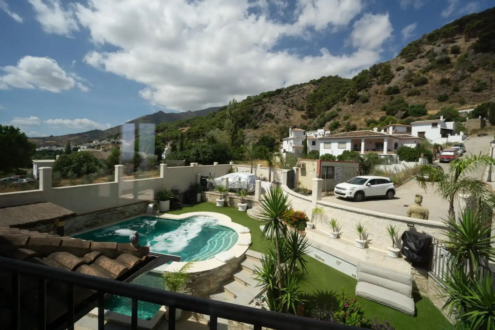 Vista exterior de Casa o xalet en venda en Casarabonela amb Calefacció, Jardí privat i Terrassa