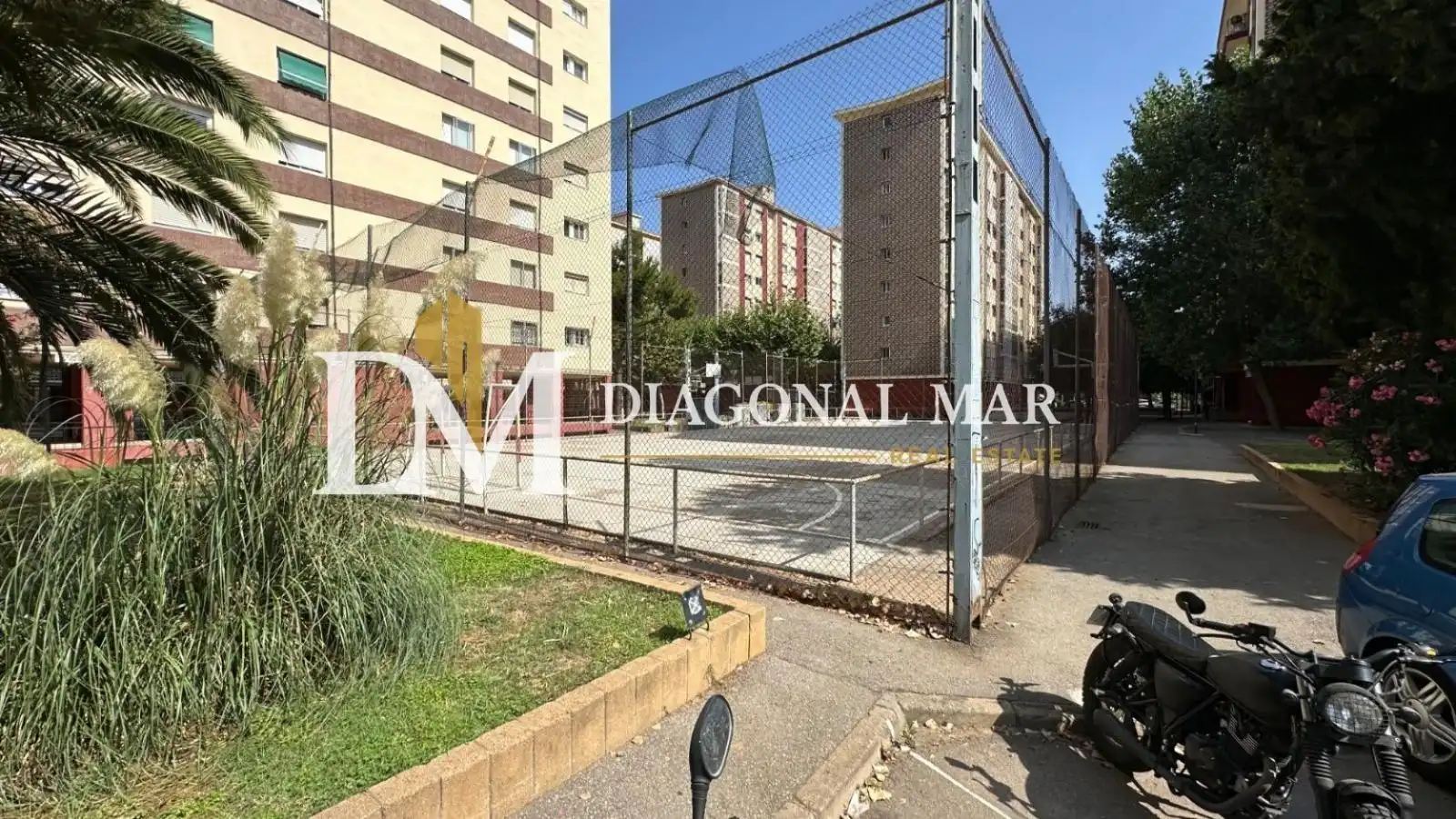 Aparcament de Dúplex en venda en Barcelona amb Aire condicionat i Balcó