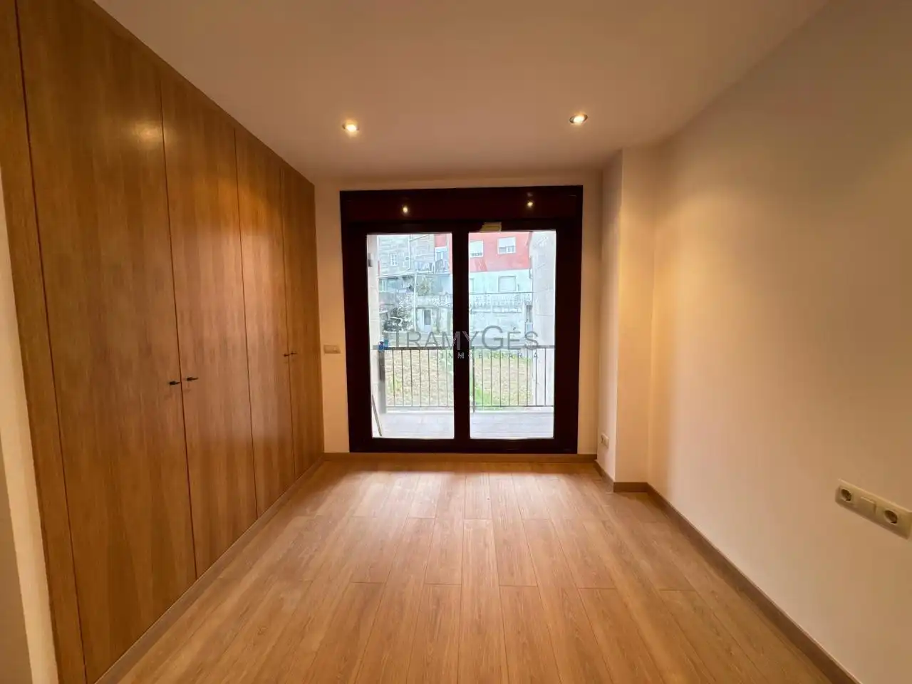 Habitación de Casa adosada en venta en Vigo  con Calefacción, Jardín privado y Terraza