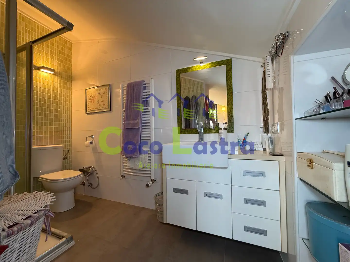 Bathroom of Houses for sale in Monterrubio de Armuña  with Air Conditioner, Heating and Private garden