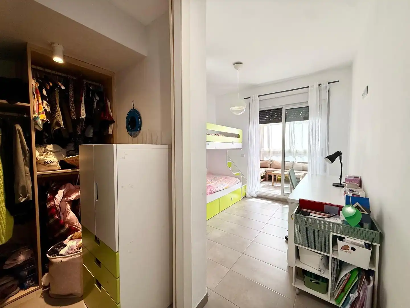 Habitación de Dúplex en venta en Almería con Aire acondicionado, Terraza y Trastero
