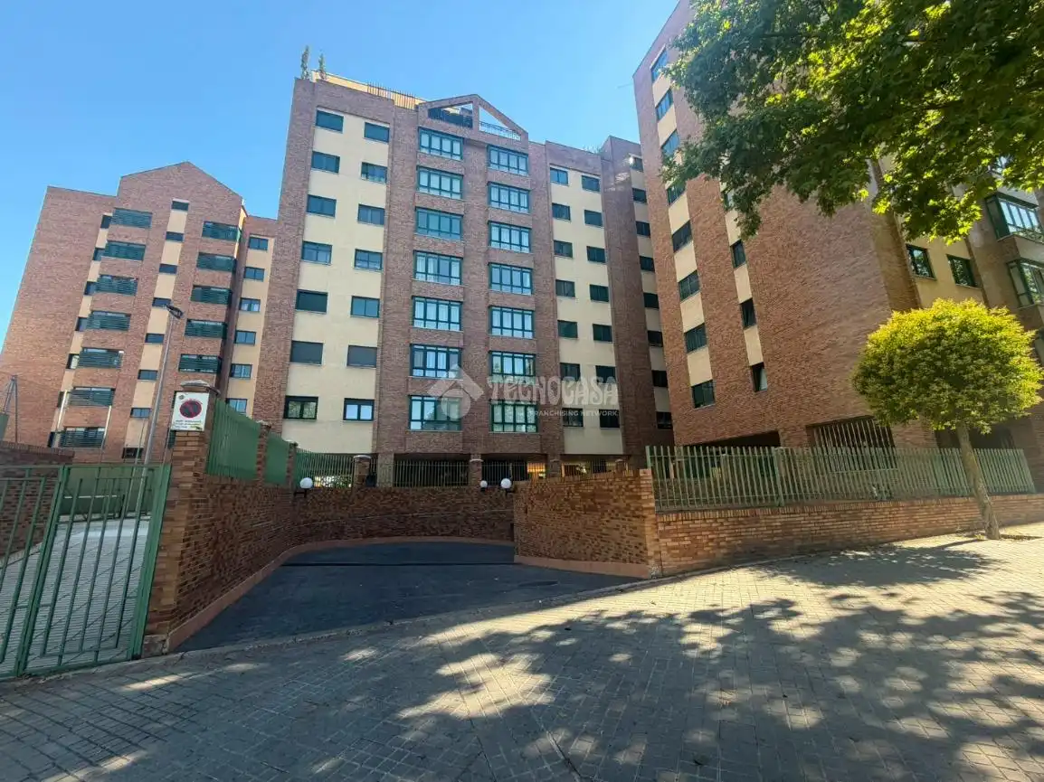 Vista exterior de Garaje en venta en Valladolid