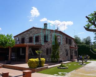 Vista exterior de Finca rústica de lloguer en Granollers amb Aire condicionat, Terrassa i Piscina