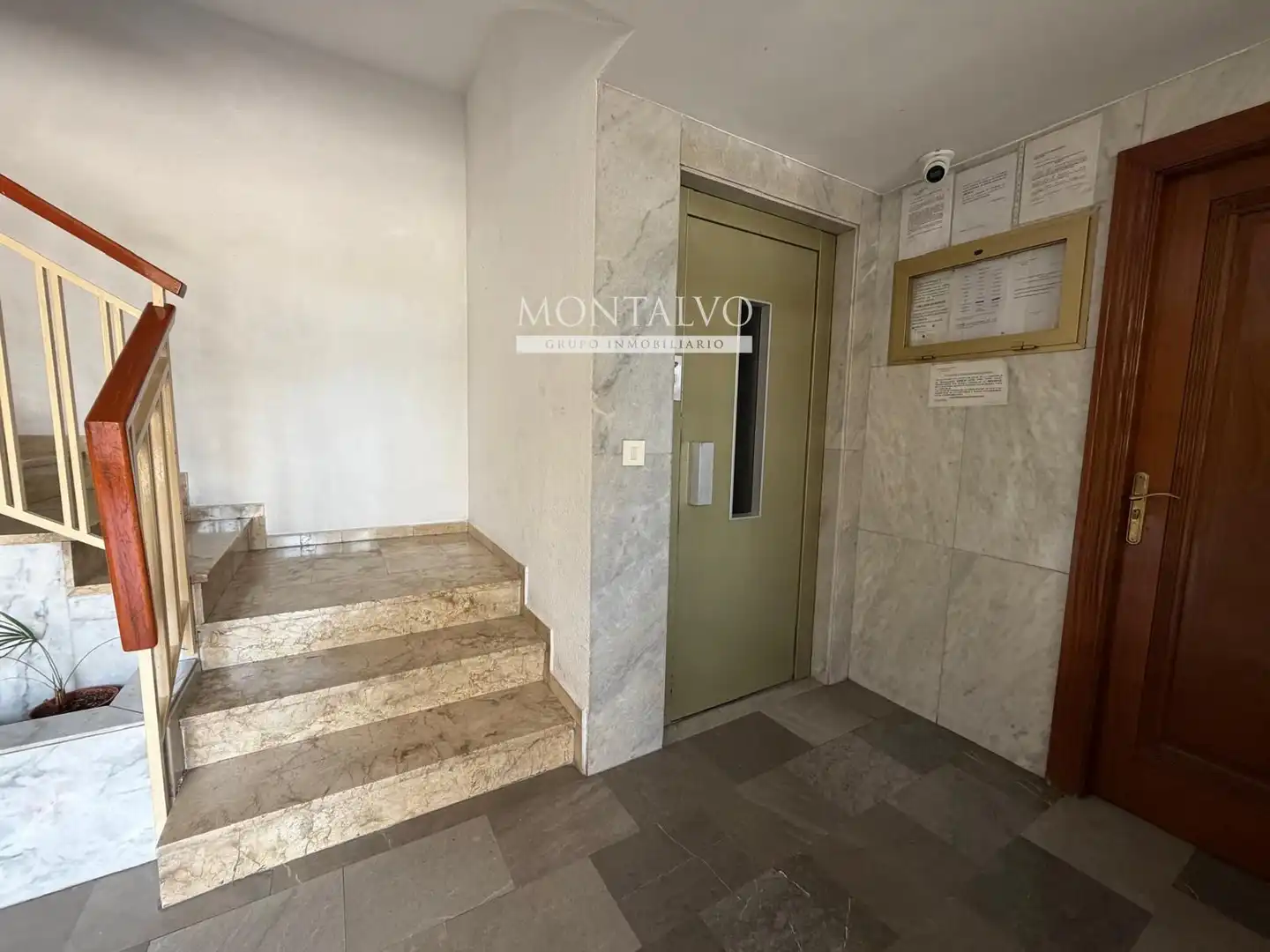 Piso de alquiler en Granada con Lavadora, Microondas y TV