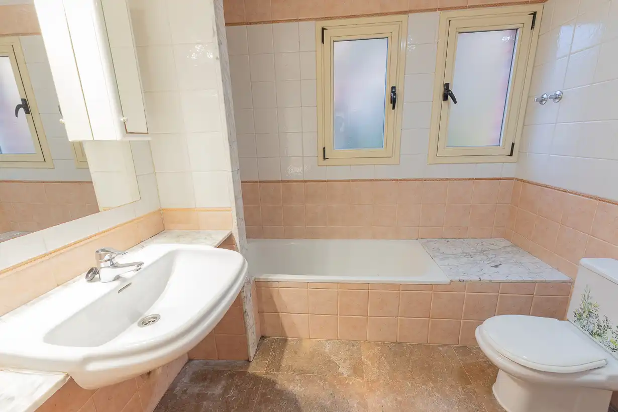 Baño de Dúplex en venta en Barcelona con Calefacción, Jardín privado y Terraza