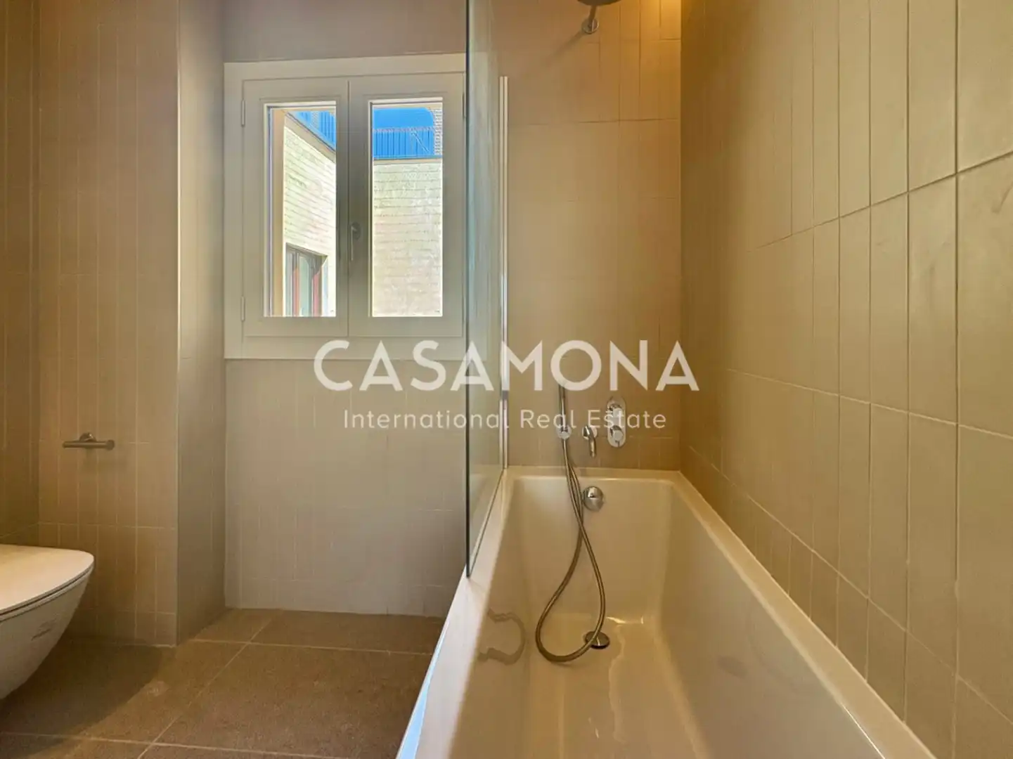 Baño de Ático en venta en Barcelona con Aire acondicionado, Calefacción y Terraza