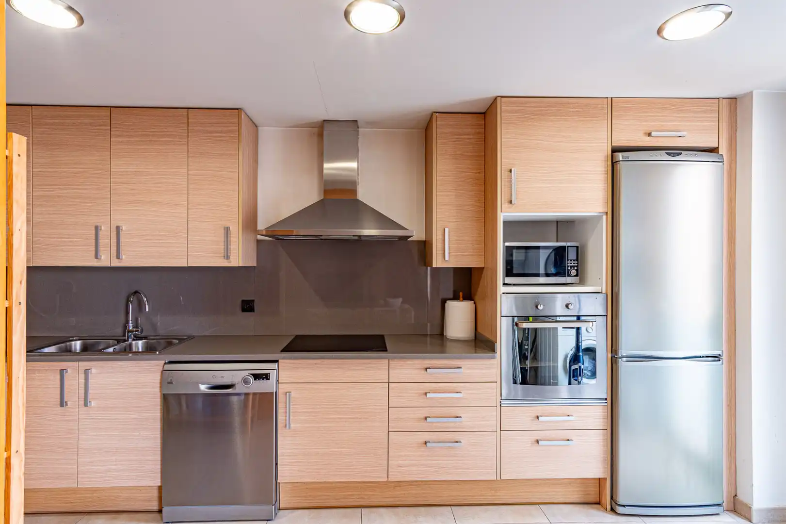 Küche von Wohnung zum Verkauf in Llançà mit Klimaanlage, Heizung und Terrasse