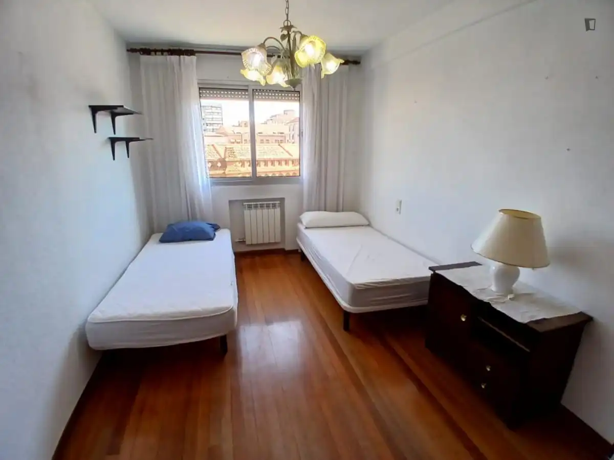 Habitación de Apartamento para compartir en Valladolid con Amueblado, Horno y Lavadora